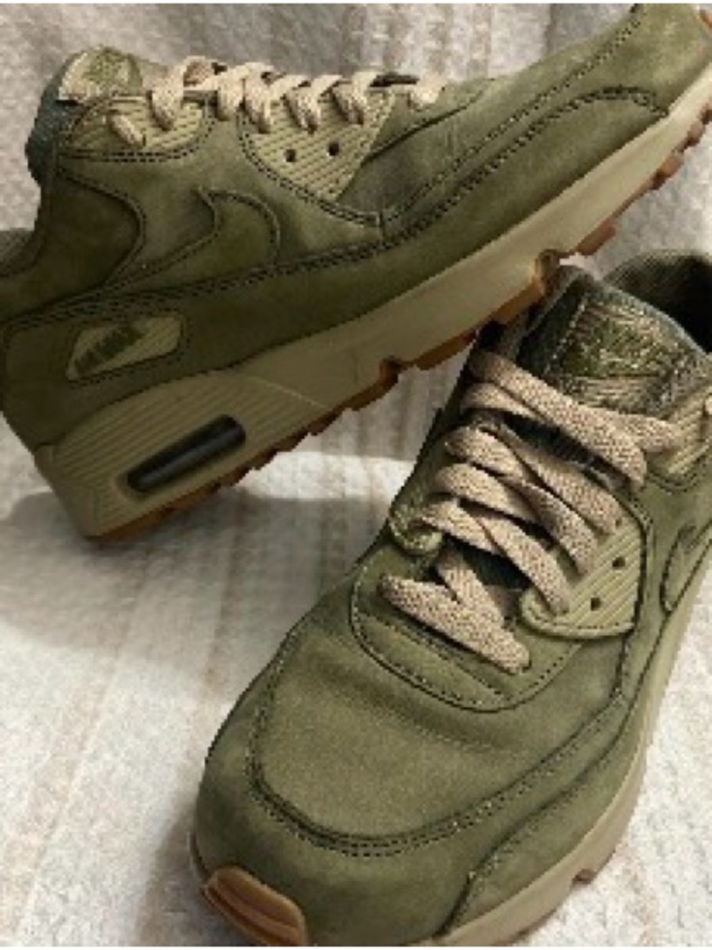 Men's Olive Green Casual Sneakers men’s 6.5 woman’s 8.5